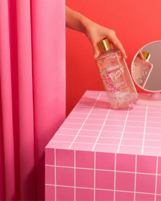 Assisi Peony Bouquet Hyaluronic Acid & Provitamin B5 Nemlendirici Yapraklı Duş Jeli 500 ml - 3